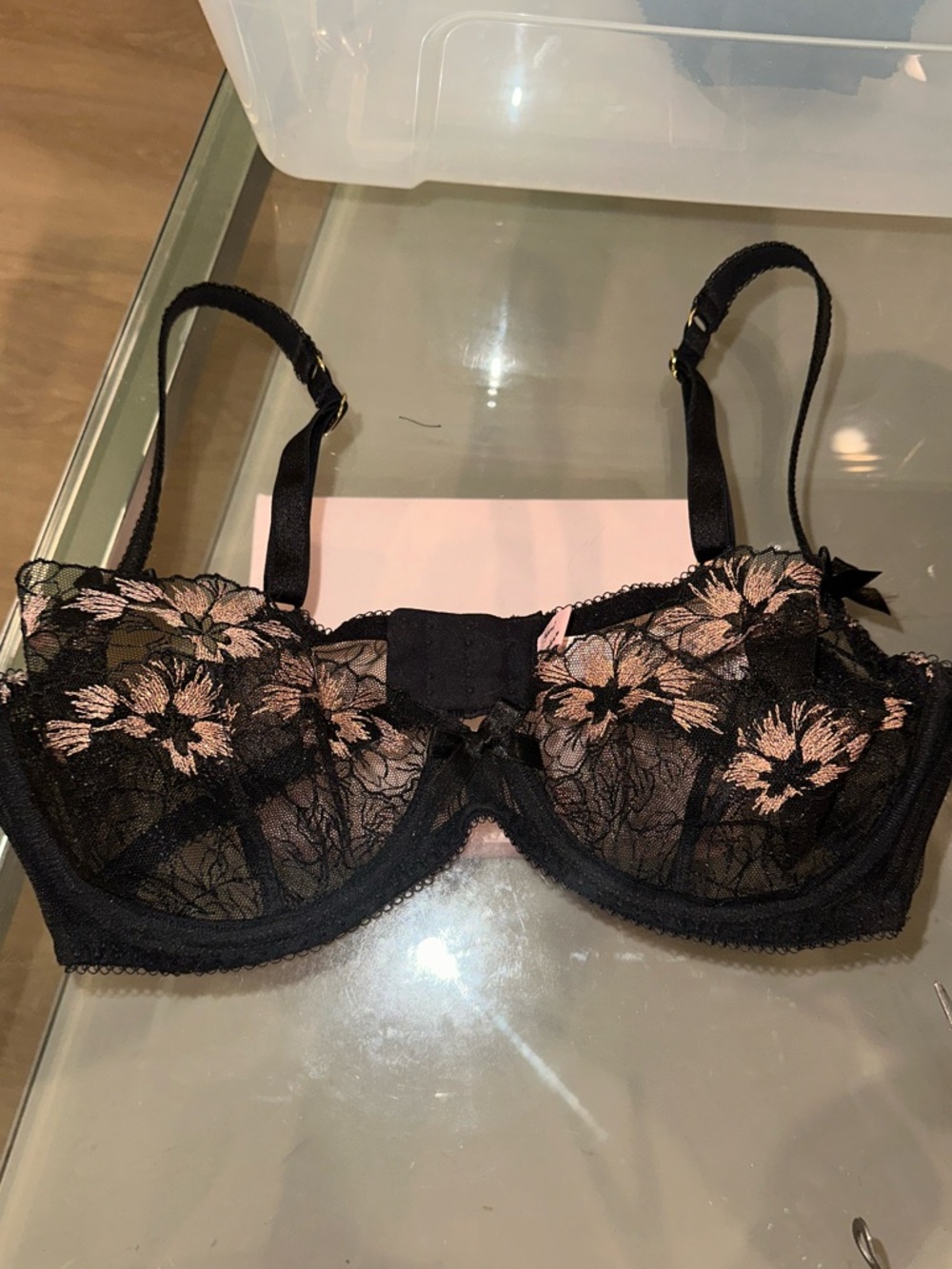 New nwot Agent Provocateur Black Lace Bra bronze Floral Embroidery 36D